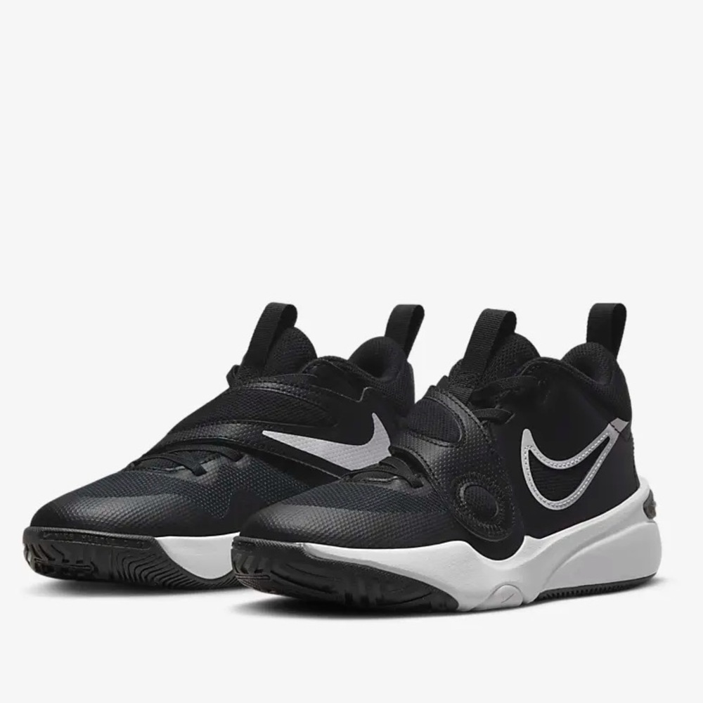 NIKE Team Hustle D 11 Big Kids' Basketball Shoes Black & White Size 7Y NEW